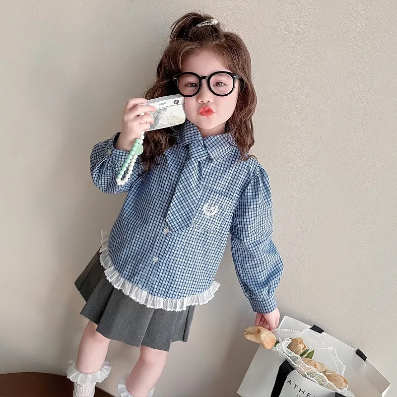 

Детская весенняя одежда: Корейская рубашка 2026 года, новая повседневная куртка в университетском стиле для девочек, очень красивая одежда для малышей