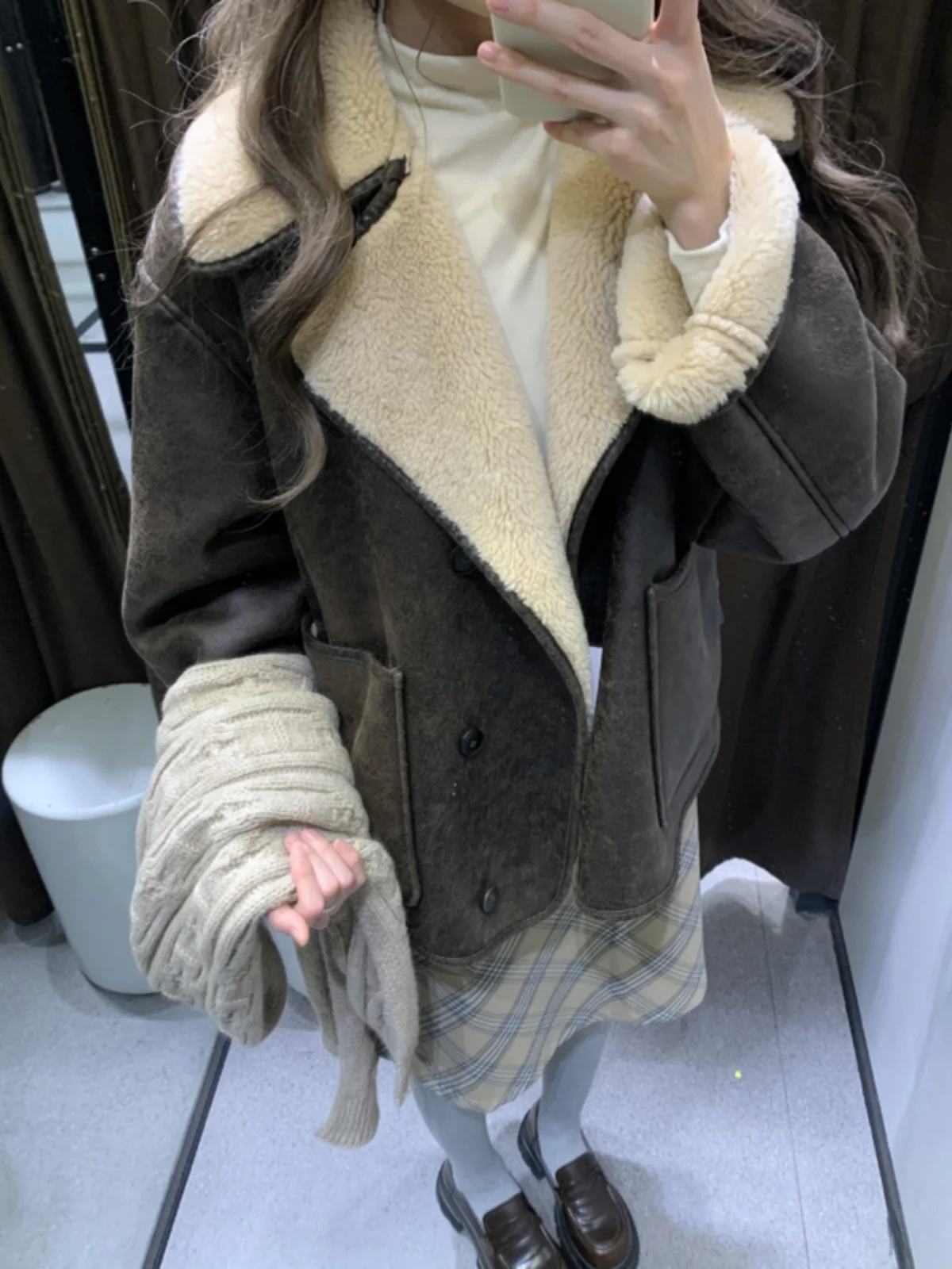 Casaco Feminino de Inverno Outono Solto e Versátil de Couro Dupla Face com Gola de Pele Integrada e Toque Sofisticado de Manga Longa