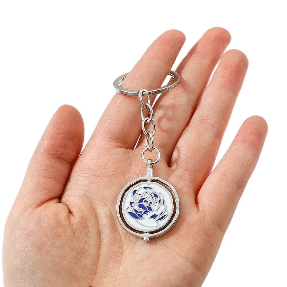 غامض الموسم 2 Jinx الأزرق الوردي كيرينغ تدوير قلادة LOL أنيمي لعبة مجوهرات معدنية موضة هدية لمحبي وجميع