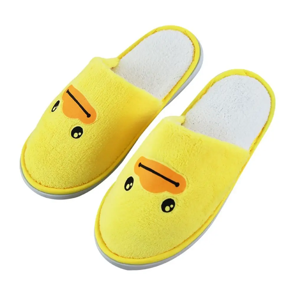 Zapatillas desechables de pato amarillo pequeño y bonito, zapatillas informales de Hotel con dibujos animados, cómodas zapatillas antideslizantes para niños para interiores