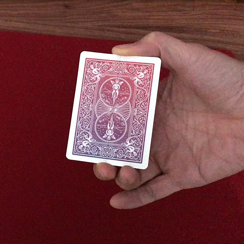 توقظ التحول المريمية المتجاوز تصور ظهور البطاقة الحمراء الزرقاء لتغيير اللون على الفور خدعة سحرية للتحايل