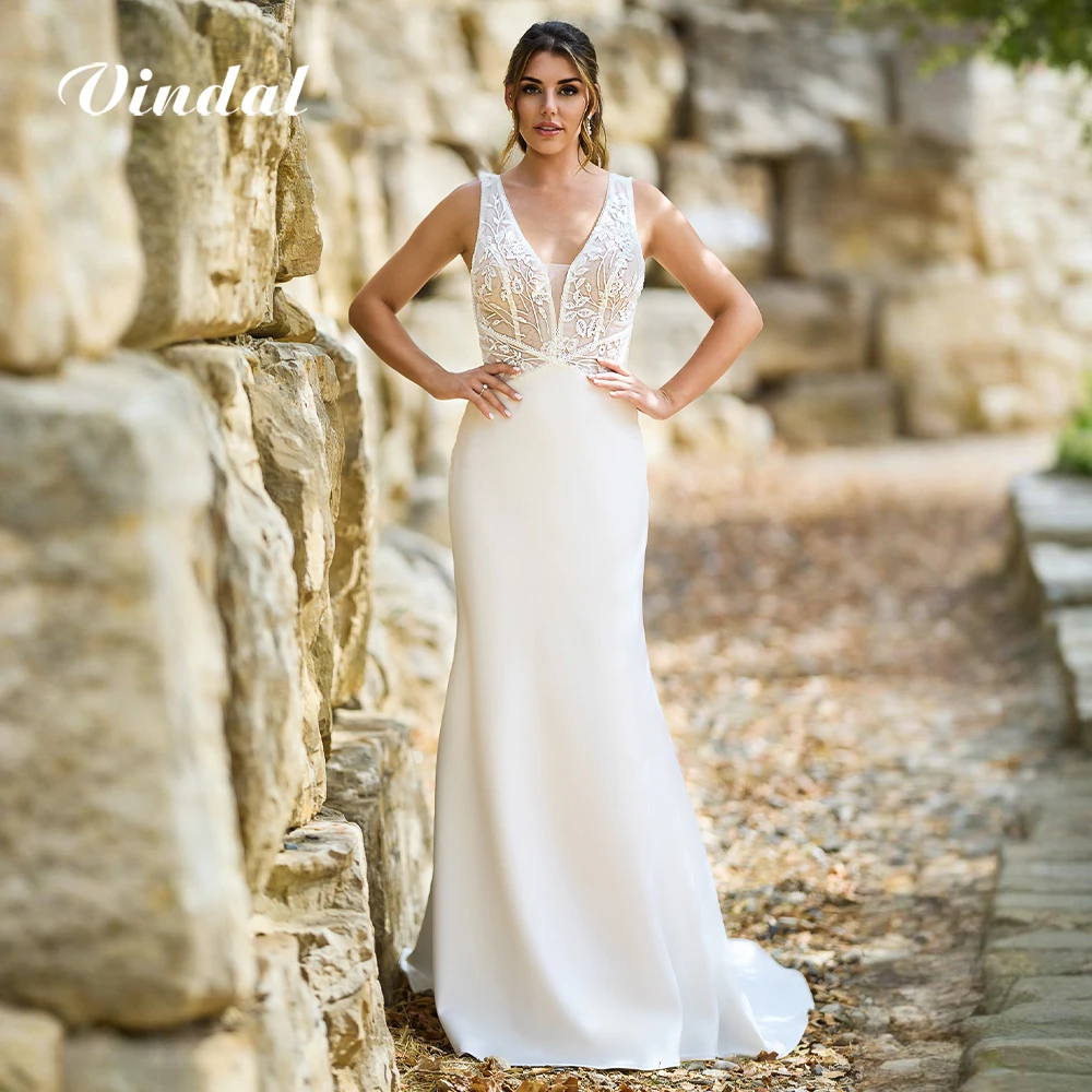 보헤미안 2026 크레이프 머메이드 웨딩드레스 민소매 시스루 레이스 V넥 새틴 핏 브라이덜 가운 우아한 야외 웨딩드레스 맞춤 제작
