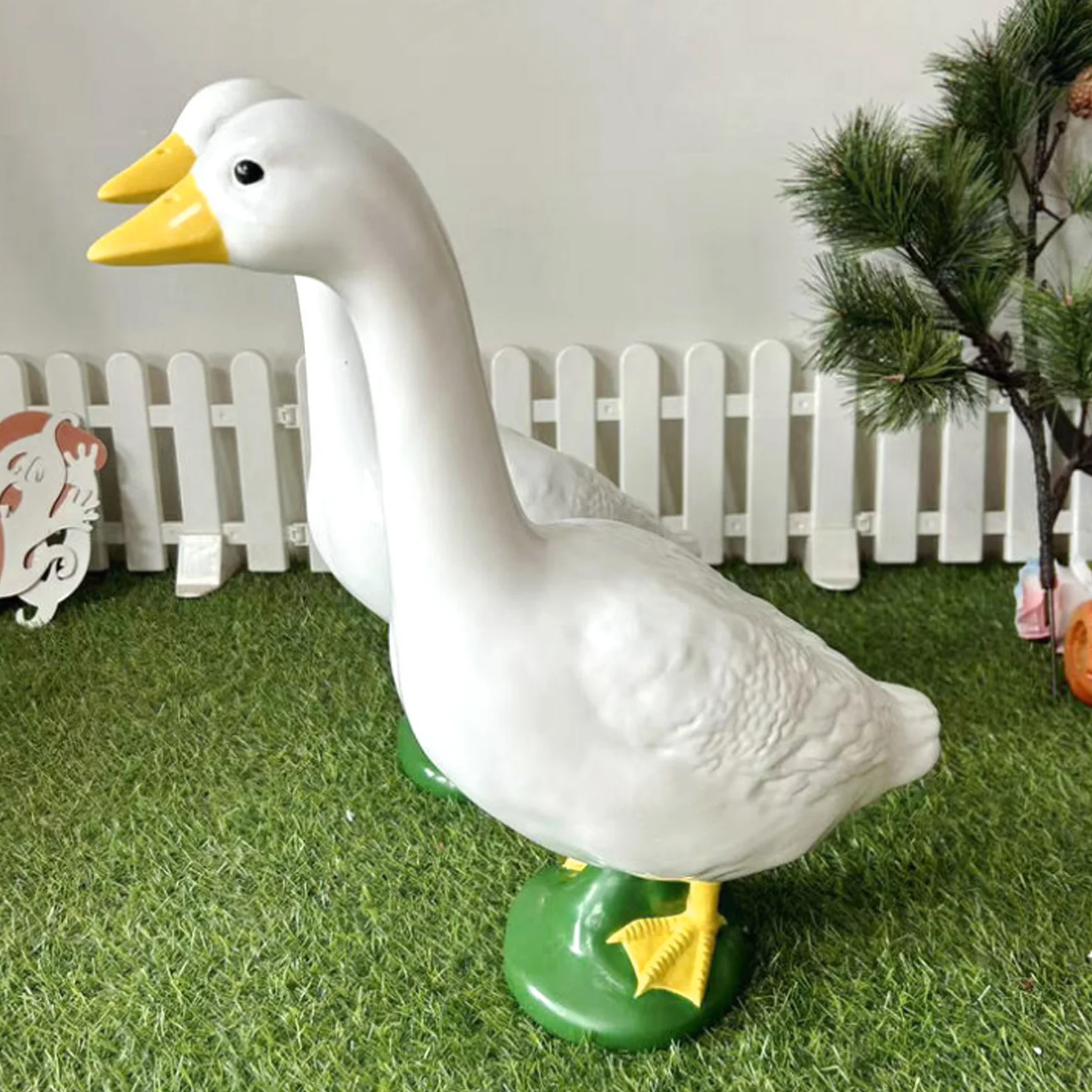 Goose Outdoor Ornament Garden Goose Statue Resin Lifelike Large Size White Goose Sculpture Ornament for Pool Yard Outdoor Decor