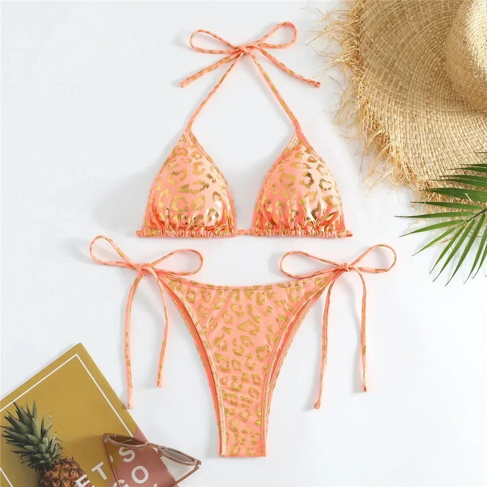 Conjunto de Bikini con estampado de microleopardo para Mujer, bañador Sexy con Tanga y cuello Halter, traje de baño triangular, 2024