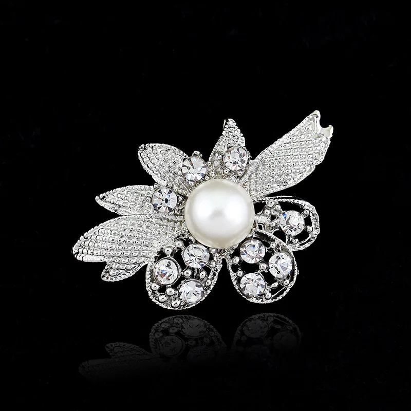 Manufacturer spot, fashionable, clear rhinestone flower brooch, foreign trade small wholesale source Taobao