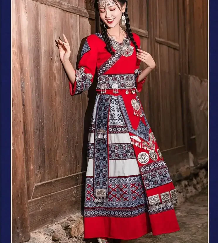 Abbigliamento per spettacoli di danza Miao Abbigliamento da sposa Abbigliamento cinese Miao Donna adulta 2025 Vendita calda