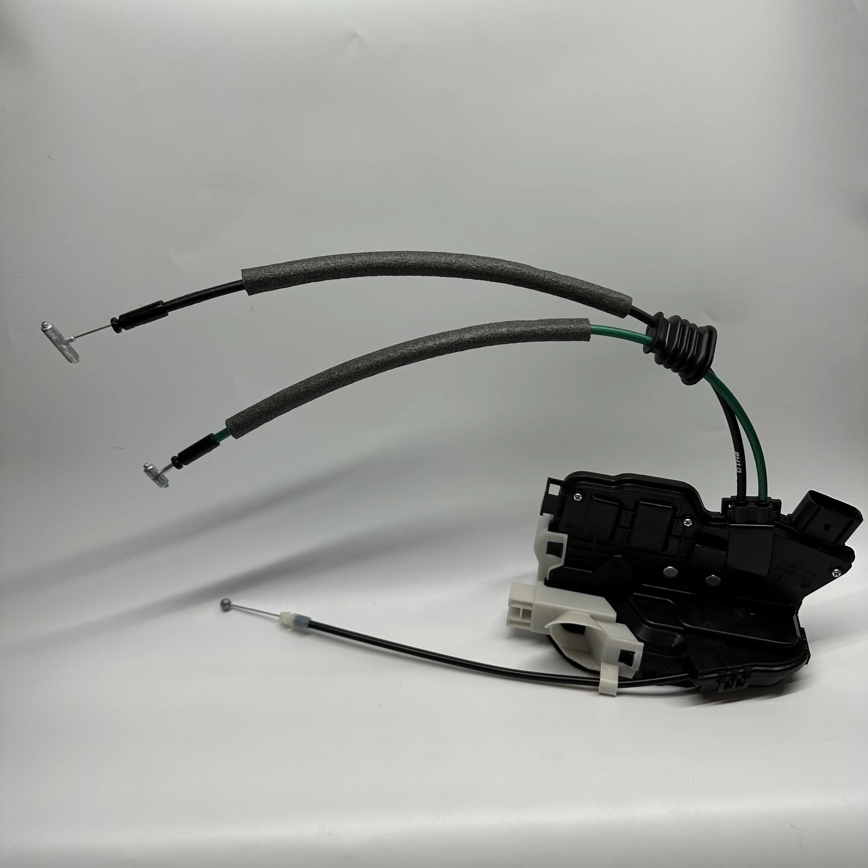 Front Right RH Door Lock Actuator For Kia Sorento 2011 2012 2013 2014 813202P010 81320 2P010