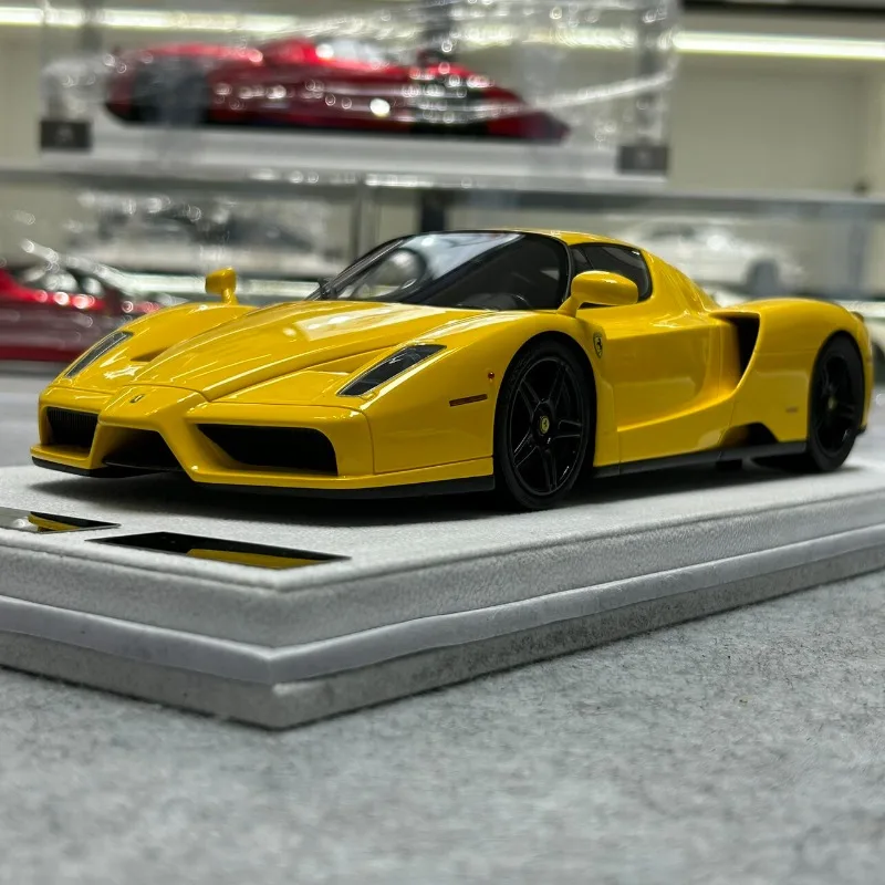 GAVIN 1:18 ENZO Simulation Alloy Full-Open Car Model, Boys' Holiday Gift Toy, Collection Decoration Item.