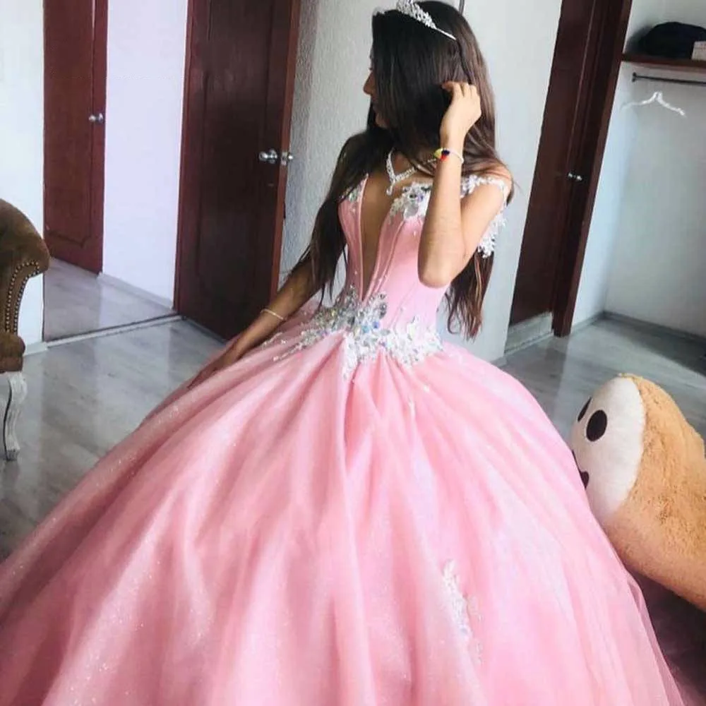 Vestidos de quinceañera XV rosa 2024, cuello en V profundo, dulce 15 16, falda hinchada sin espalda, fiesta de cumpleaños, tren de barrido encantador