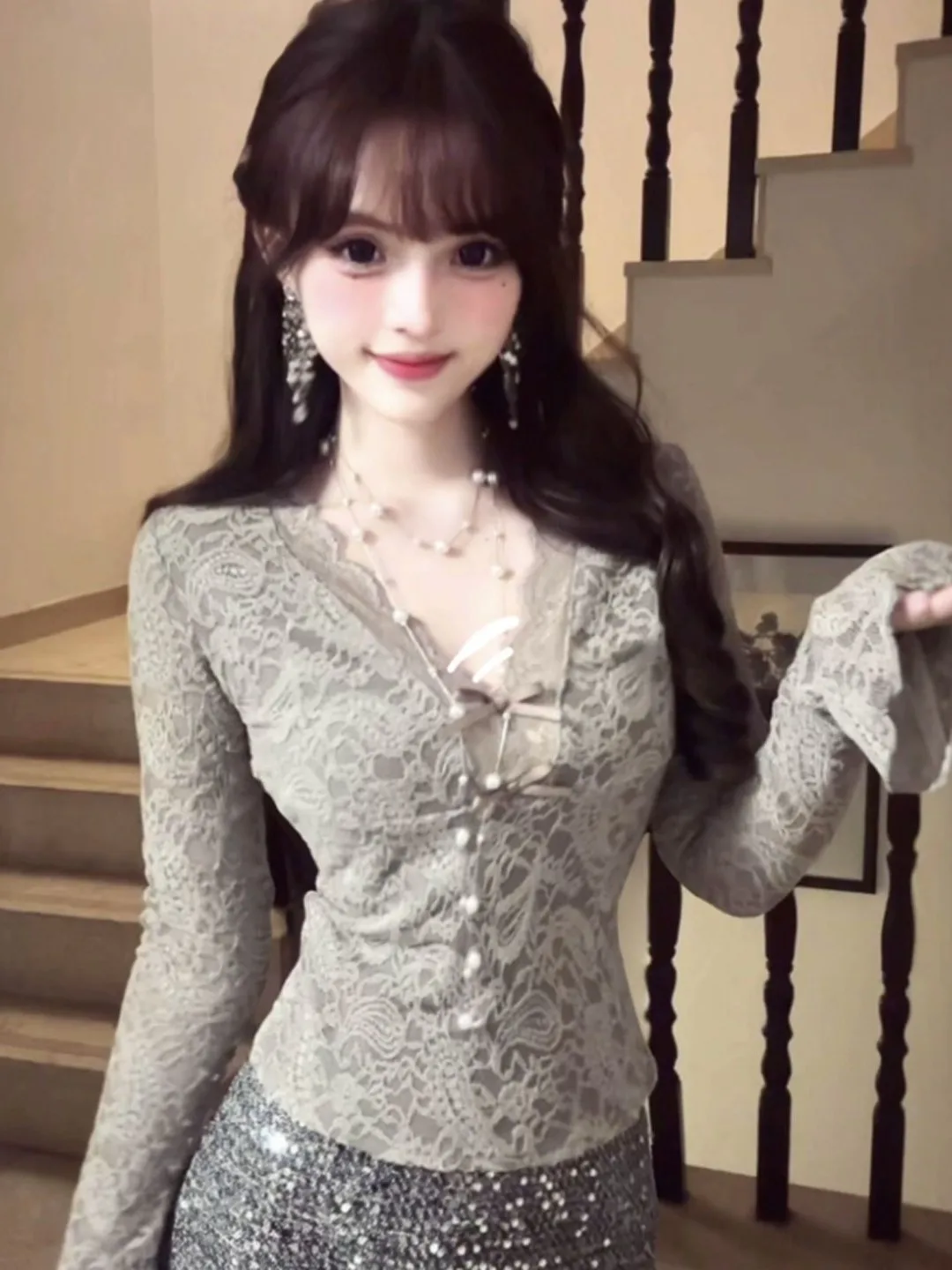 

Французская кружевная блузка с V-образным вырезом, приталенная, с завышенной талией, сексуальная, элегантная, весна 2026, женская модная повседневная блузка для особых случаев