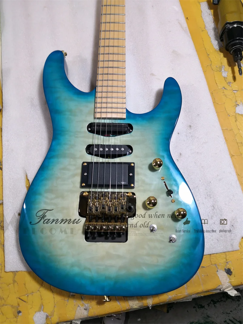 Tran Blue Electric Guitar PC-1 Body Squilted Maple Veneer Maple Fingerboard Tremolo Bridge SSH Pickups Active Battery Gold Tuner