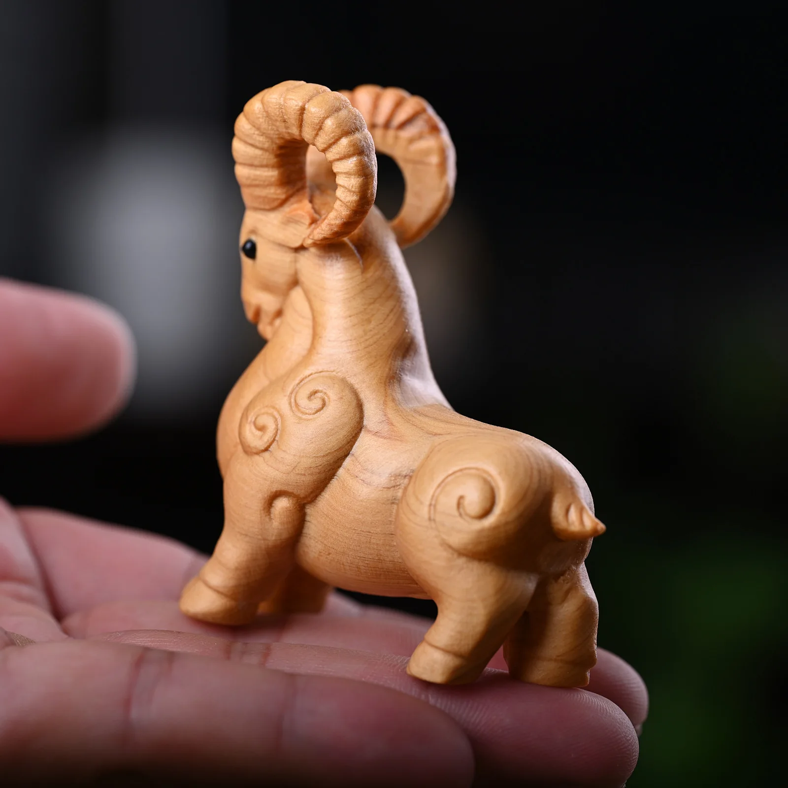 Cliff Cypress Wood Carving Zodiac Sheep Ornament Miniature things Creative Figurine Office Desktop Home Decoration gift
