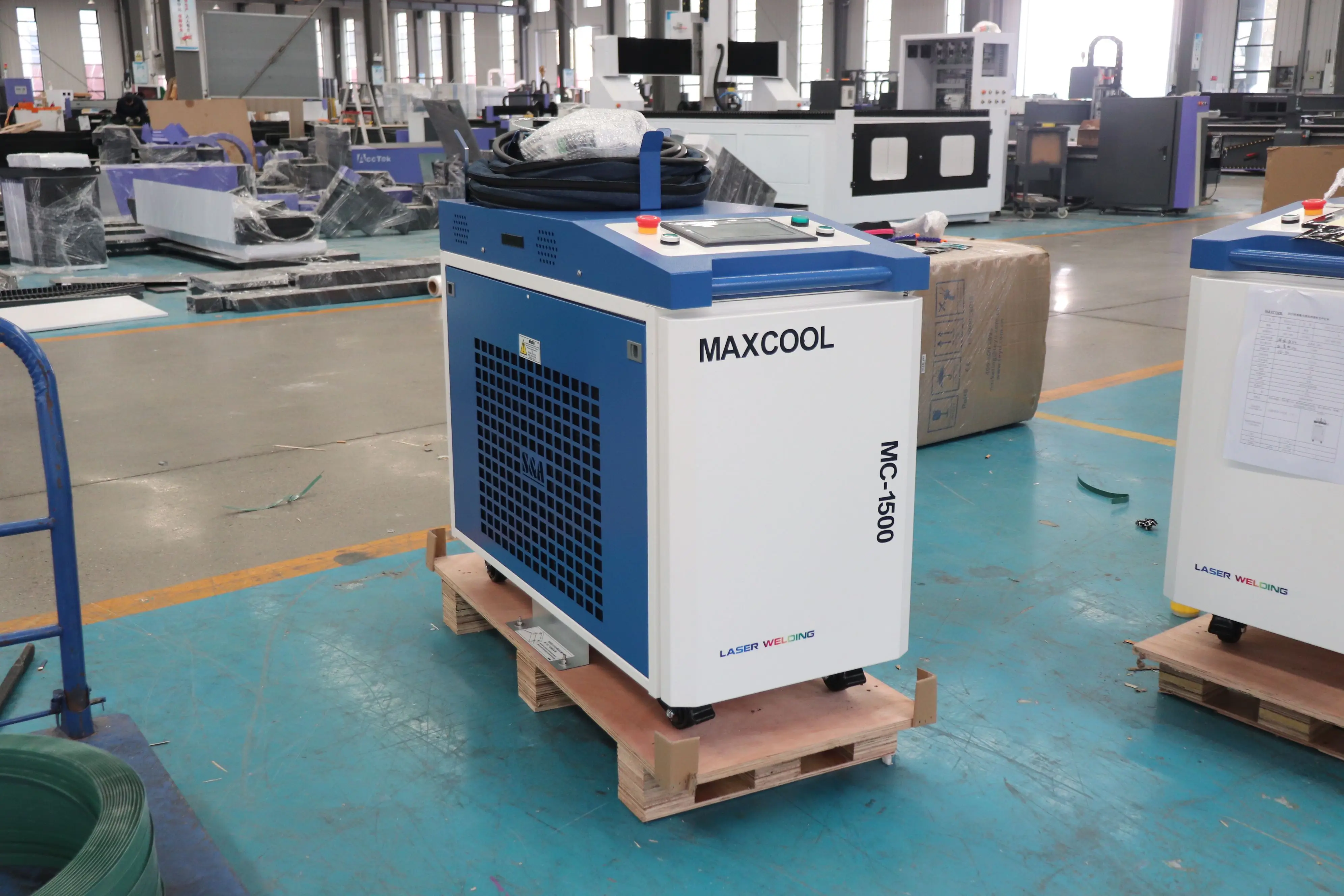 

Laser Cleaning Machine Pulsed CW High Power Oxide Painting Coating Removal 1500w Rust Laser Water Cooling Portable Laser Rust