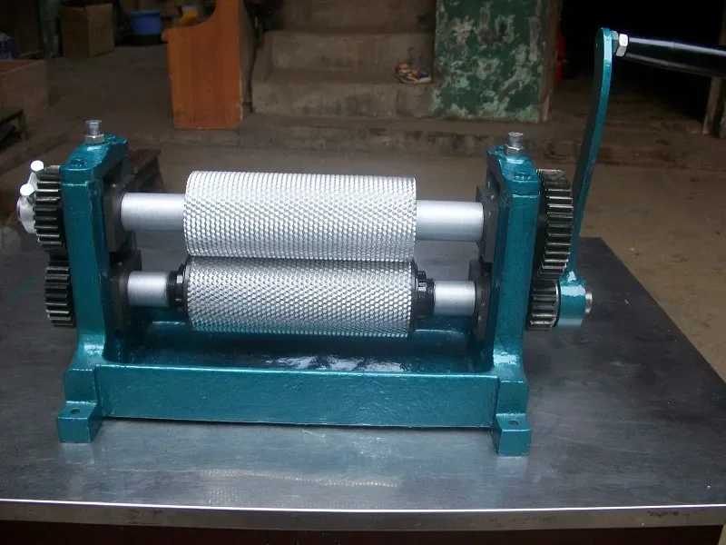 Other animal husbandry equipment beeswax pressing roller manual bees wax stamping machine goods for beekeeper roller wax