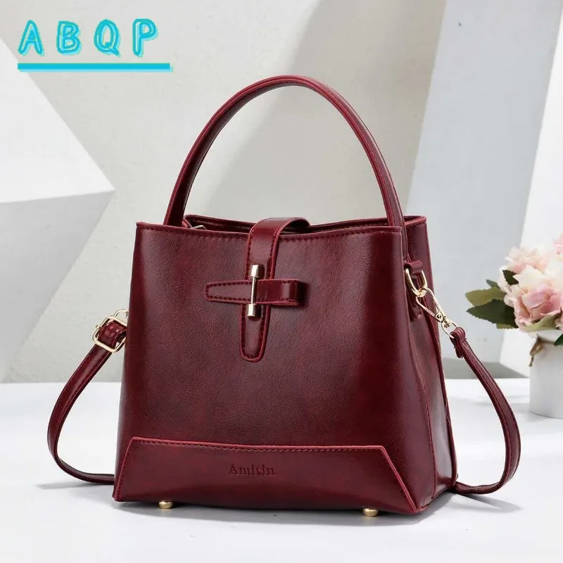 New Women's Handbags Luxury Brand Fashion Trend Women's Shoulder Crossbody Bag PU Large Capacity Casual Women's Bag High Quality