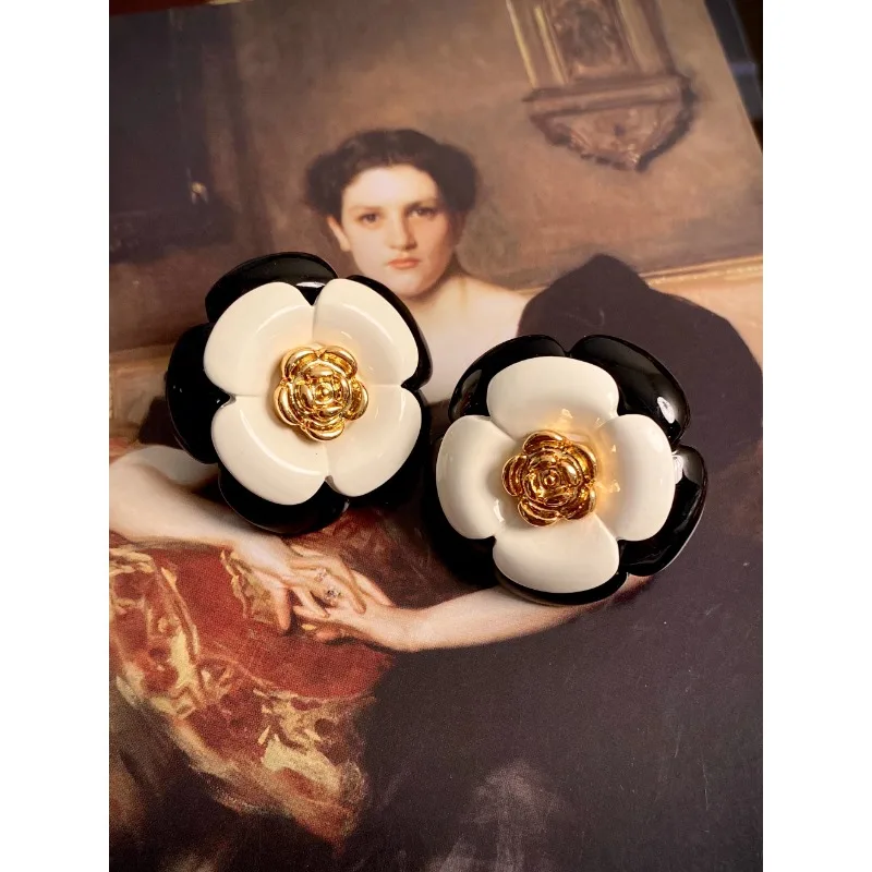 

French retro camellia classic black white enamel fragrant heavy industry stud earrings