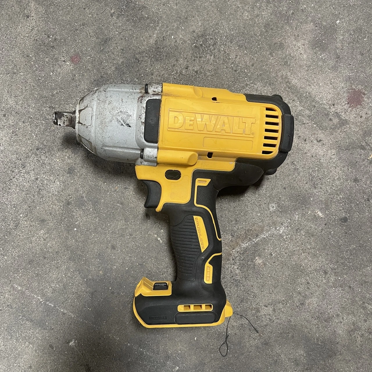 DEWALT DCF899H rechargeable 20V lithium brushless 1625 Nm impact wrench BODY ONLY-second hand