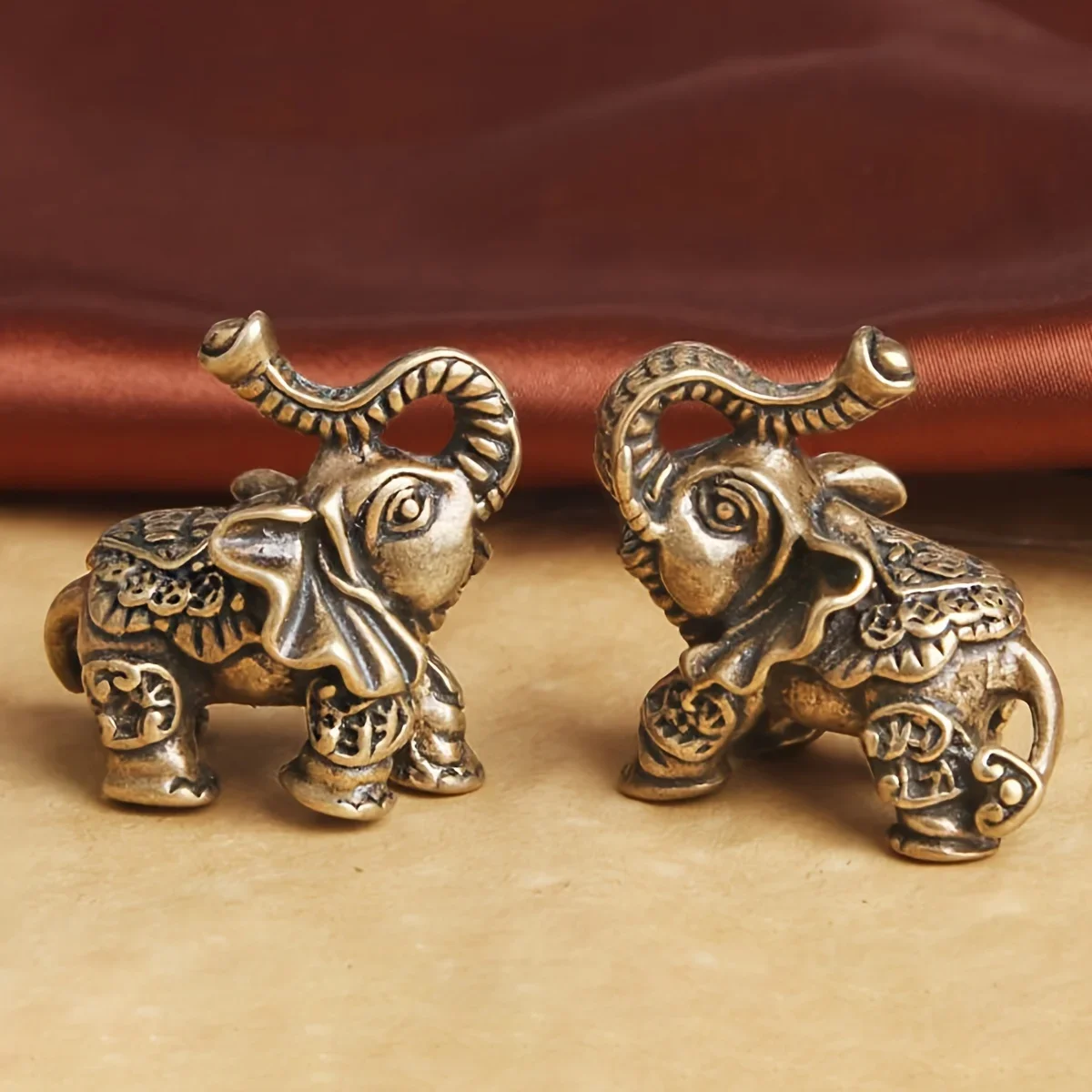 Brass Lucky Elephant Wealth Vintage Copper AnimalOffice Home Antiques Accessories Figurines Desktop Decorations Creative Gifts