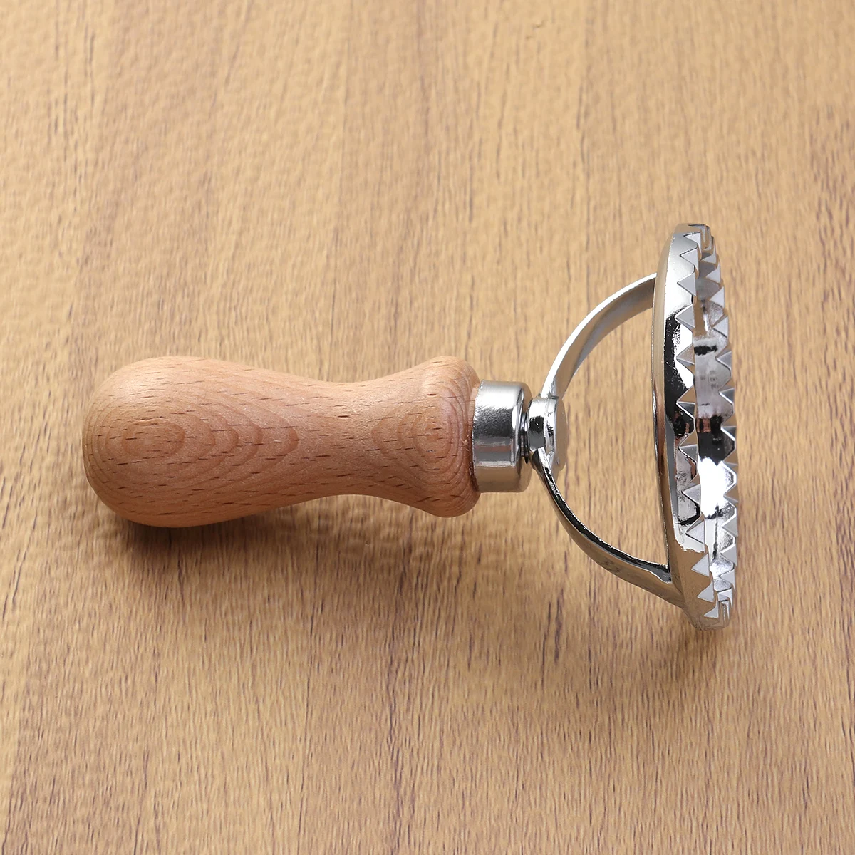 

Stainless Steel Biscuit Mold Cookie Cutter Embossed Round Dessert Pastry Tool Wooden Handle Small Size Fruit Vegetable