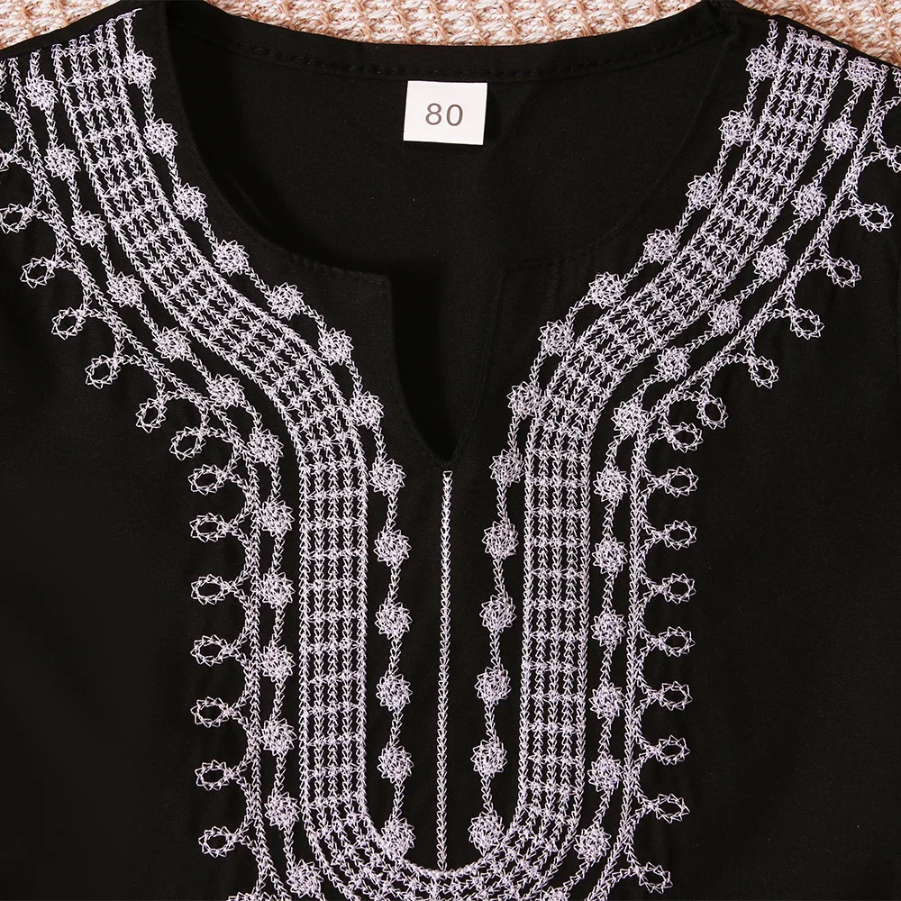 تي شيرت عصري للأولاد المسلمات برقبة على شكل حرف v ملابس أطفال تقليدية Dashiki ملابس صيفية للمهرجان الأفريقي تي شيرت أساسي للأطفال