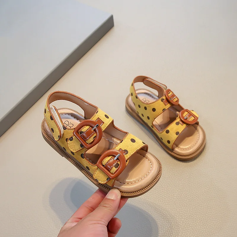 

Модные сандалии для девочек, лето 2021, новые ретро-ботинки в горошек, повседневные универсальные пляжные сандалии с пряжкой на открытом воздухе, нескользящие пляжные сандалии