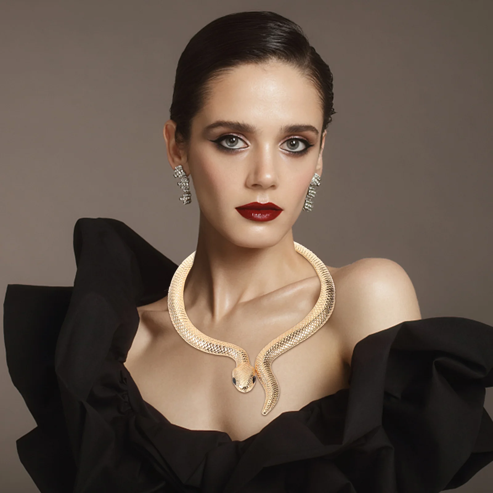 

Exaggerated Snake Necklace Golden Choker for Women Party Collar Halloween Decoration Fashion Miss
