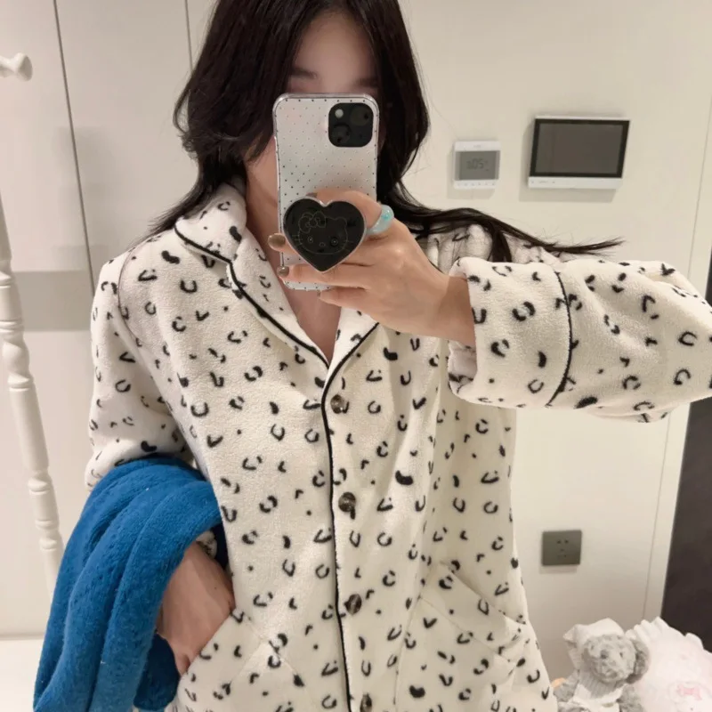 2026 Autumn Winter White Leopard Lamb Wool Pajamas Women Thick Warm Fashion High-End 2piece Set Double-Sided Fleece Nightgown