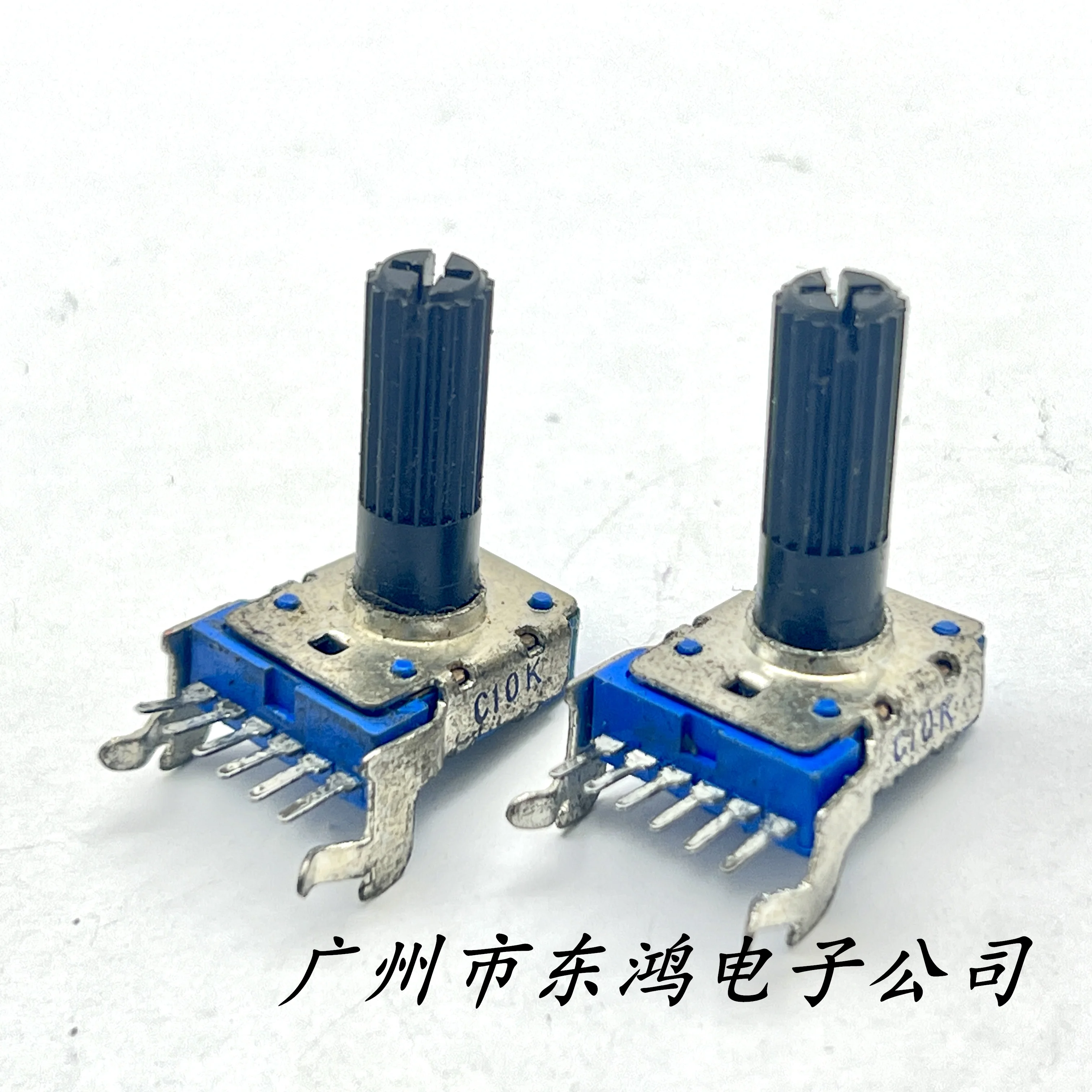2pcs RK12 rotary potentiometer C10K with bracket, axis length 18mm, with midpoint positioning