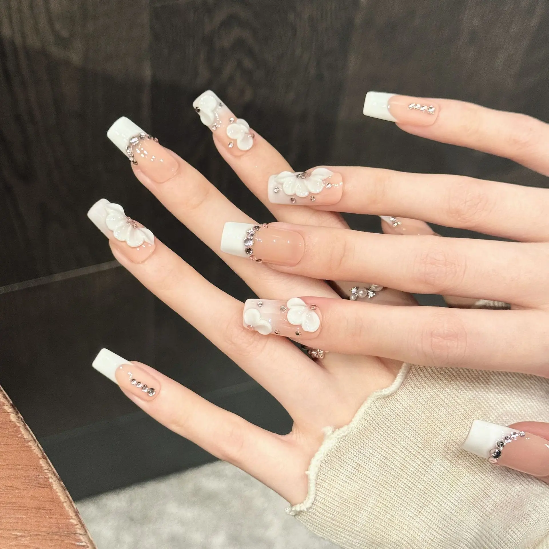 10PCS Square Handmade Press On Nails, Warm Yellow French Flash Broken Diamond, Suitable For Parties And Daily Wear. view 3