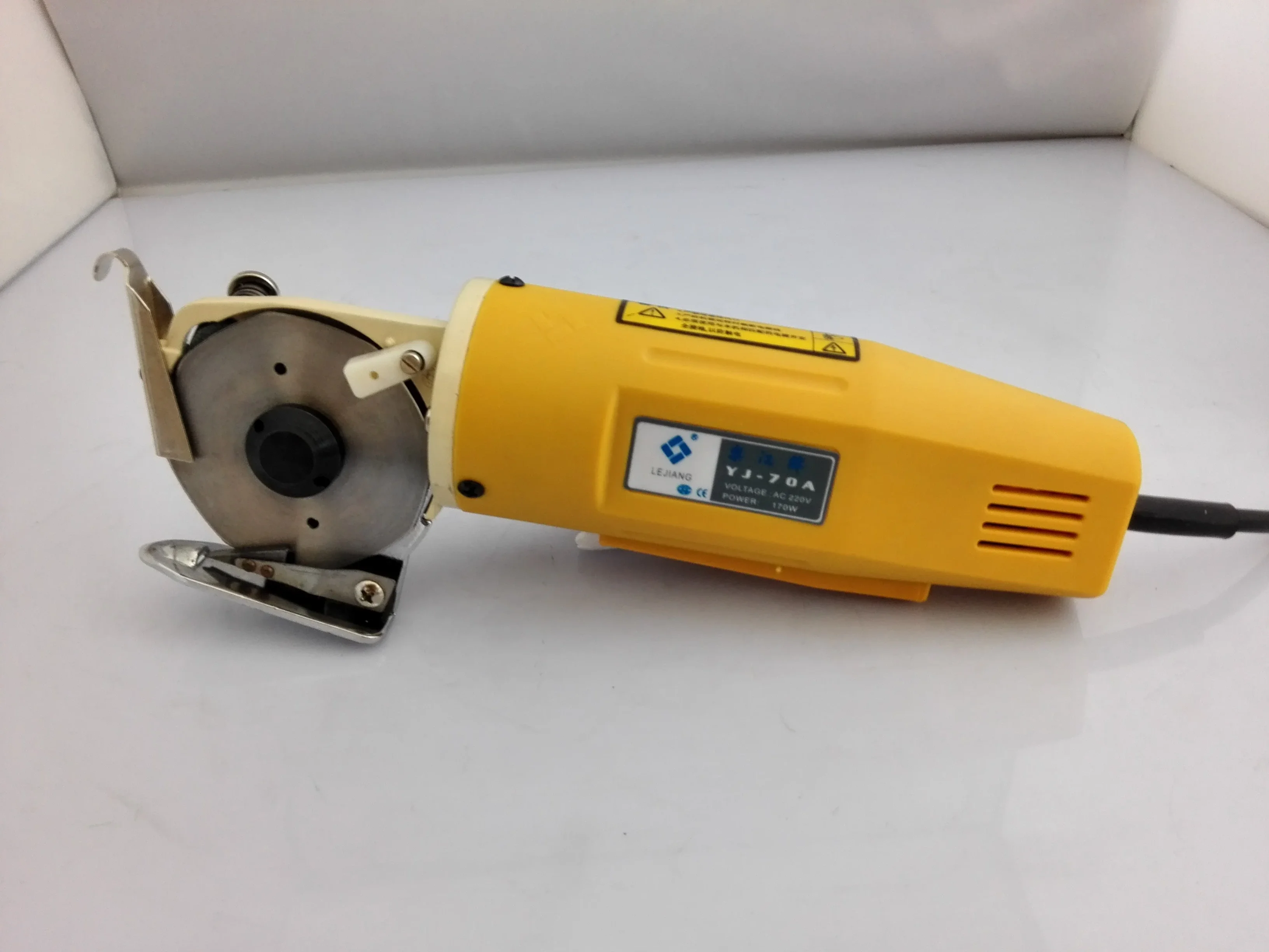 YJ-70A type Electric Cloth Cutter Fabric Round Knife Cutting Machine  Blade Diameter 70mm , Carpet floor mat leather cutting