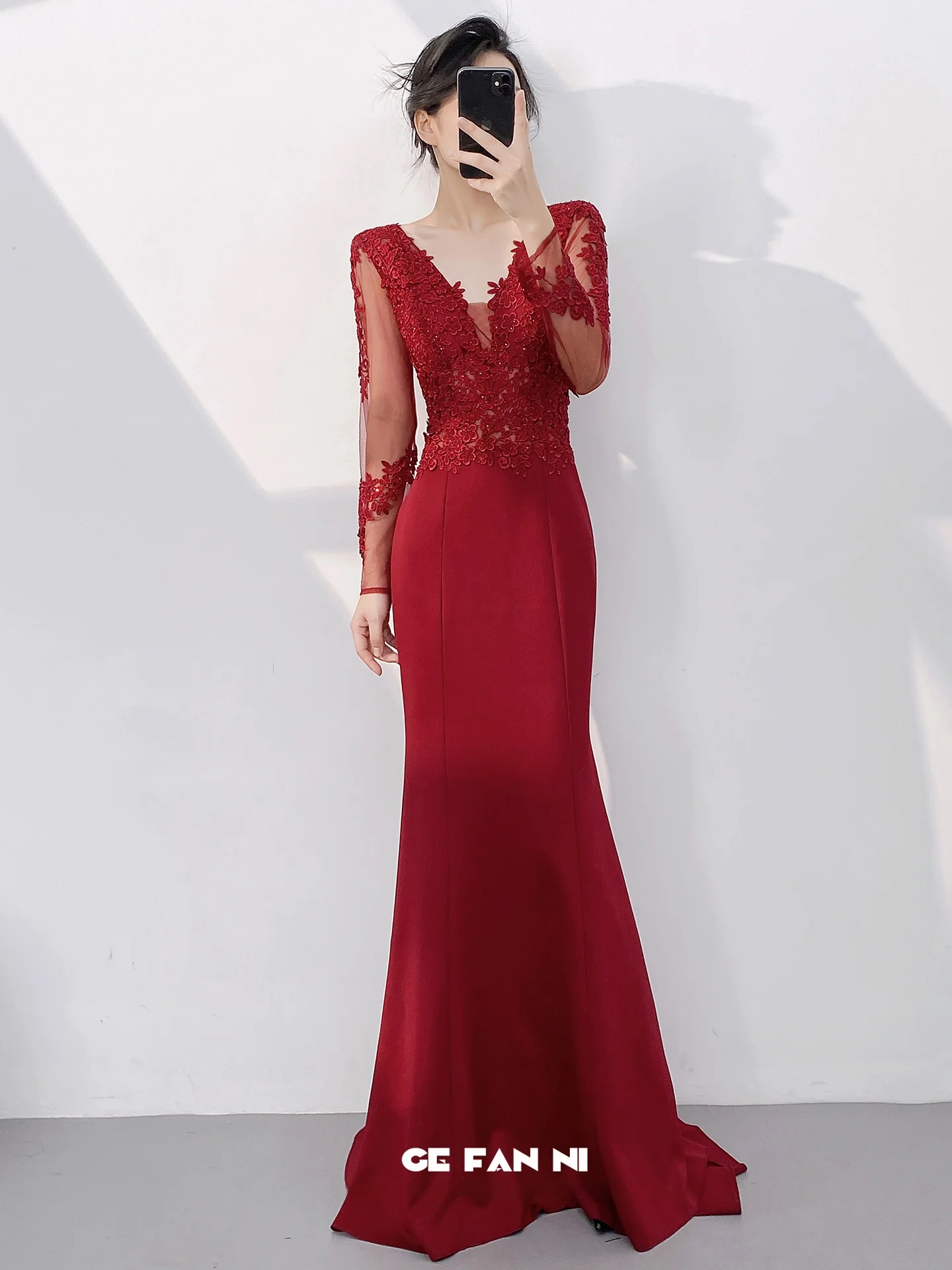 

Red Evening Gown Women's 2026 New High-End Sensation Ball Ele Beautiful Bride Fi Tail Engagement Toasting Long Sve