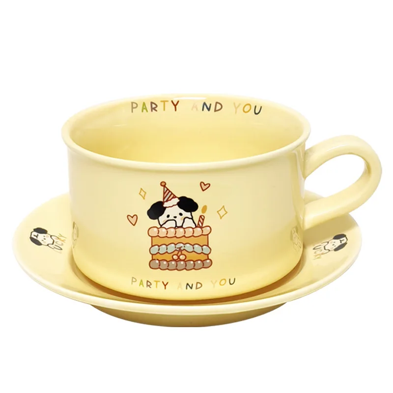 Pires e xícara de cerâmica pintados à mão, copo de café bonito, feliz aniversário, alto valor de cor