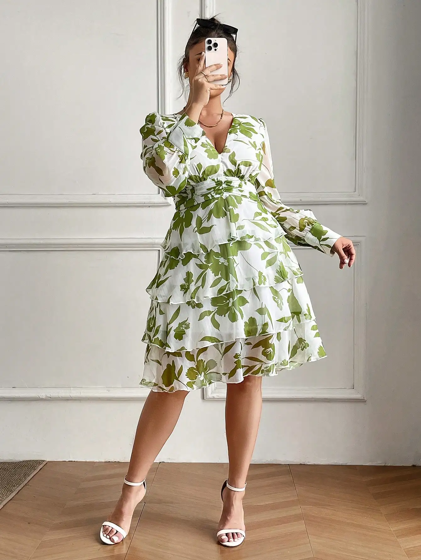 

Green Floral Print V-Neck Tiered Ruffle Long Sleeve Midi Dress
