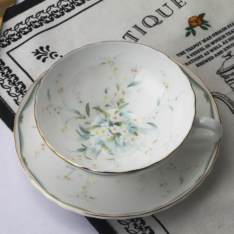 Luxury Bone China Coffee Cup with Dining Plate, British Floral Tea Set, European and Korean Chinese Style 150ml