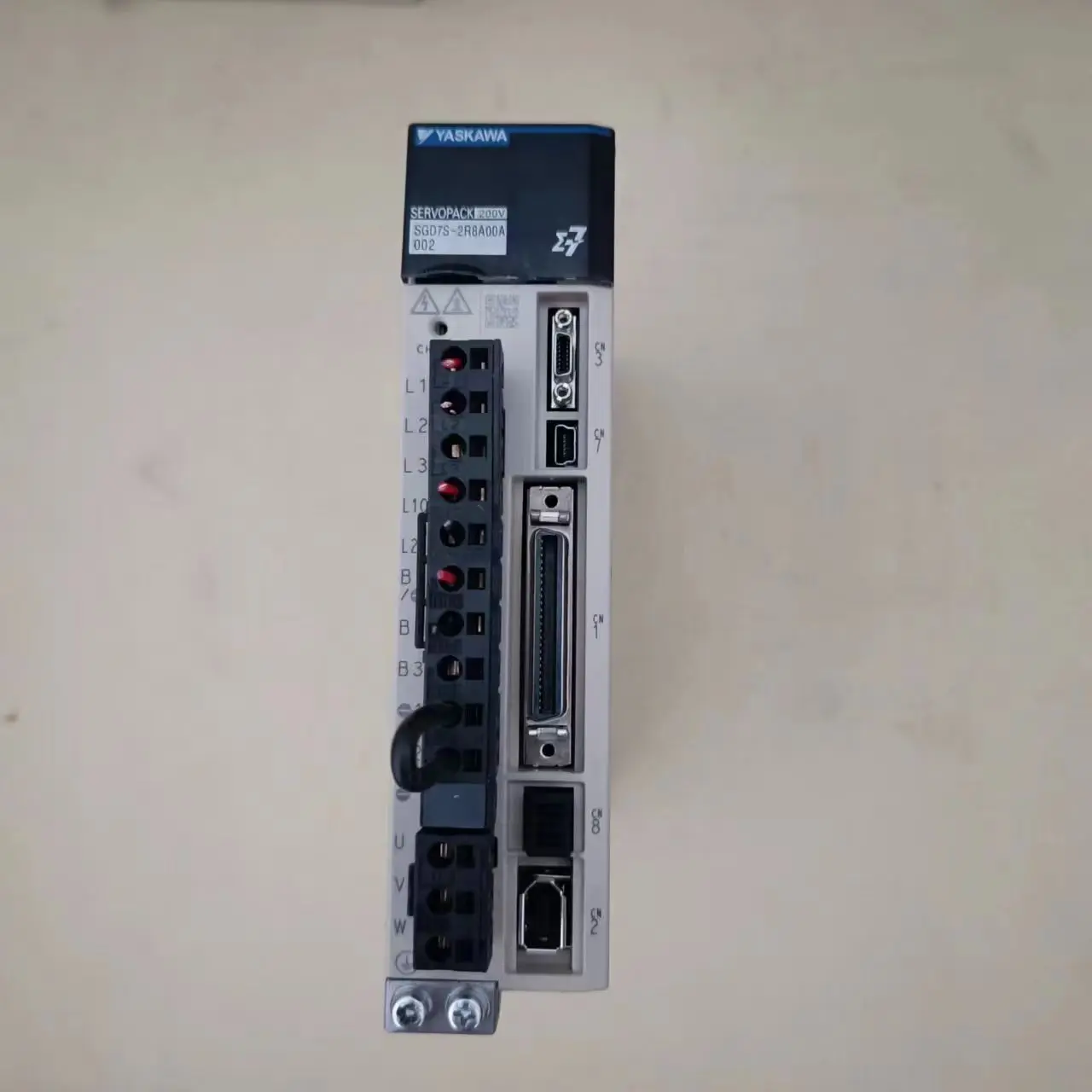 

Разборка Сервопривода Yaskawa 400 Вт серии 7 SGD7S-2R8A00A002