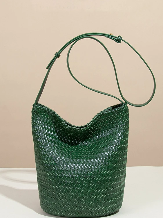 Handwoven Leather Bucket Bag Women's Fashionable Shoulder Crossbody Bag Rabbit2026 New Style Handheld Single Shoulder Diagona...