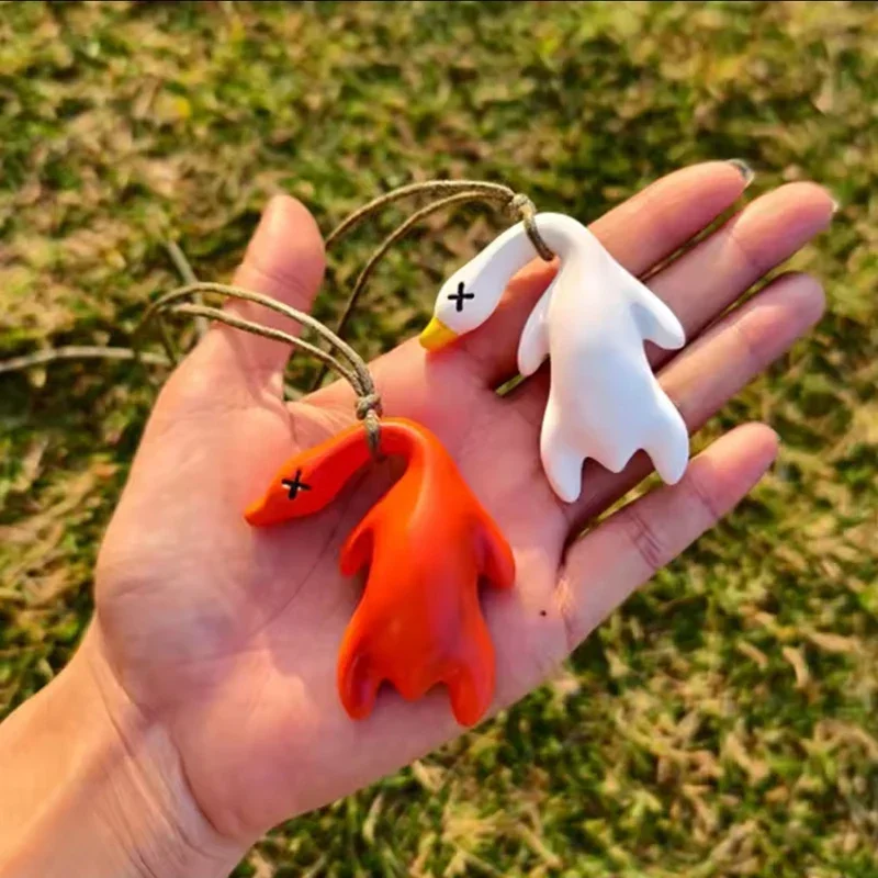 1PCS Cute Magic Color-Changing Roast Duck Car Charm Pendant Uv Temperature-Sensing Color Change Creative Diy Ornament