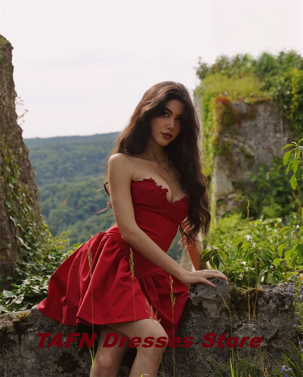 TAFN-vestido de graduación rojo sin tirantes, traje de fiesta con cuello de corazón, por encima de la rodilla, vacaciones de verano