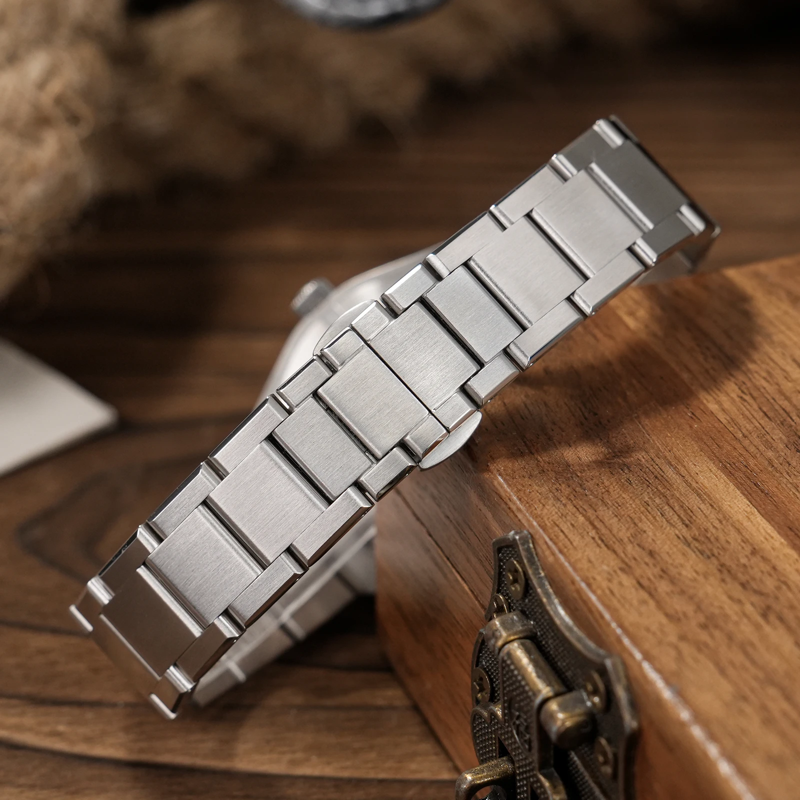 Watchdives WD0012B Montre à qu - Guilloché Dial Watch avis et prix