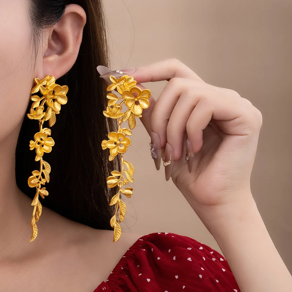 

Fashion Exaggerated Gold Color Flower Leaf Earrings Pendant Exquisite Camellia Tassel Drop Earring for Women Jewelry Accessories