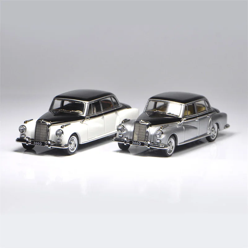 GFCC 1:64 300D متحف أسود فضي / أبيض دييكاست نموذج سيارة #2