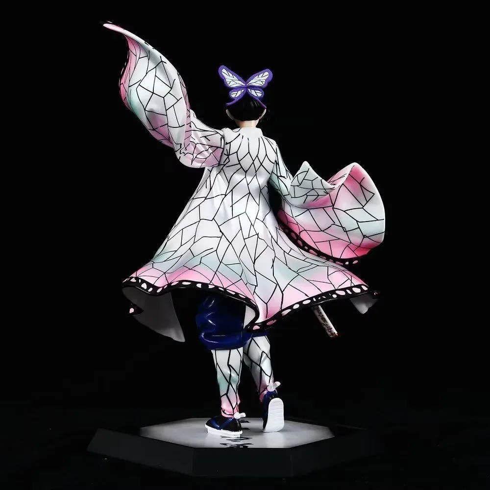 Nowe figurki anime Demon Slayer Kochou Shinobu stojąca w pozycji stojącej, model z PVC, zabawki, lalki, prezenty, ozdoby, przedmioty kolekcjonerskie