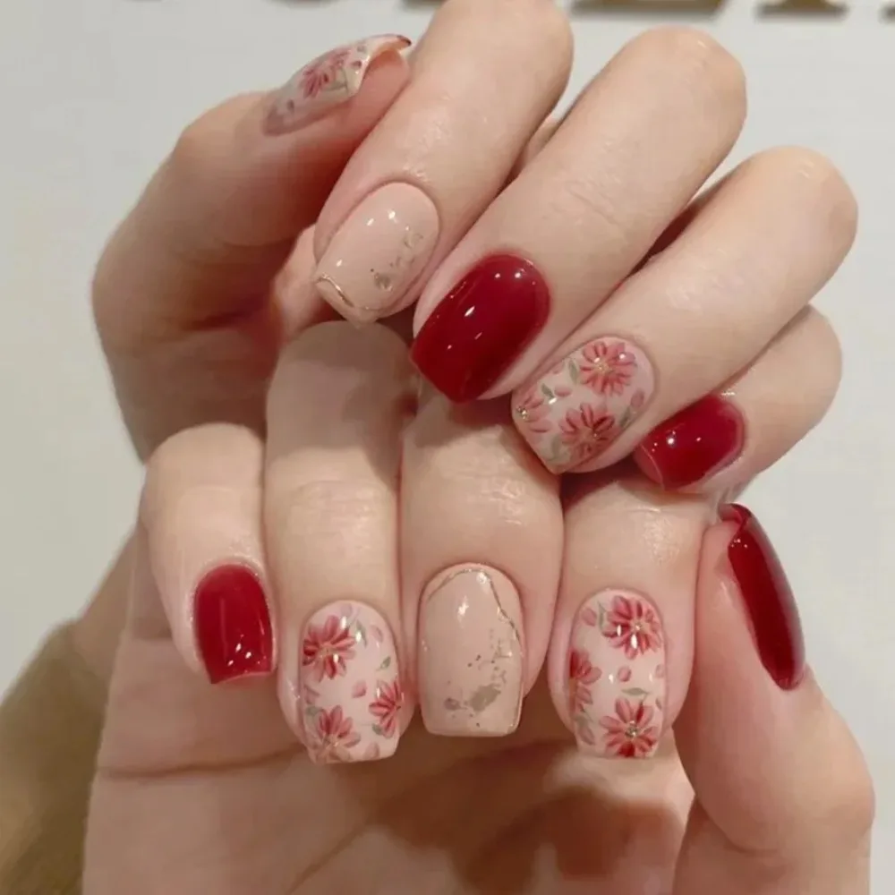 24Pcs Pink French Fake Nail Short Square False Nails with Glitter Flowers Design Press on Nails Wearable Full Cover Nail Tips view 4