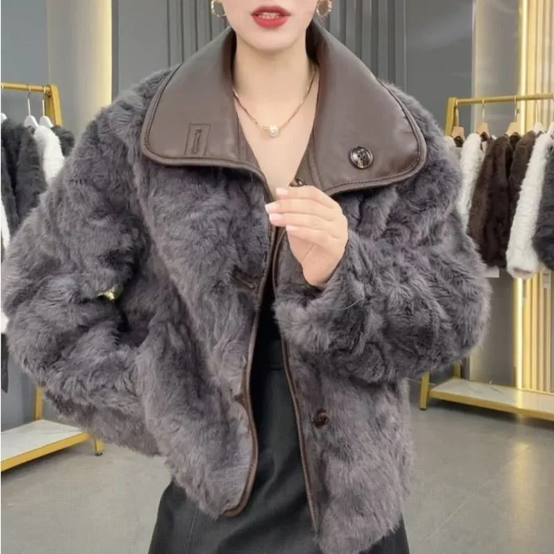 A new style of women's double-sided lapel fur coat
