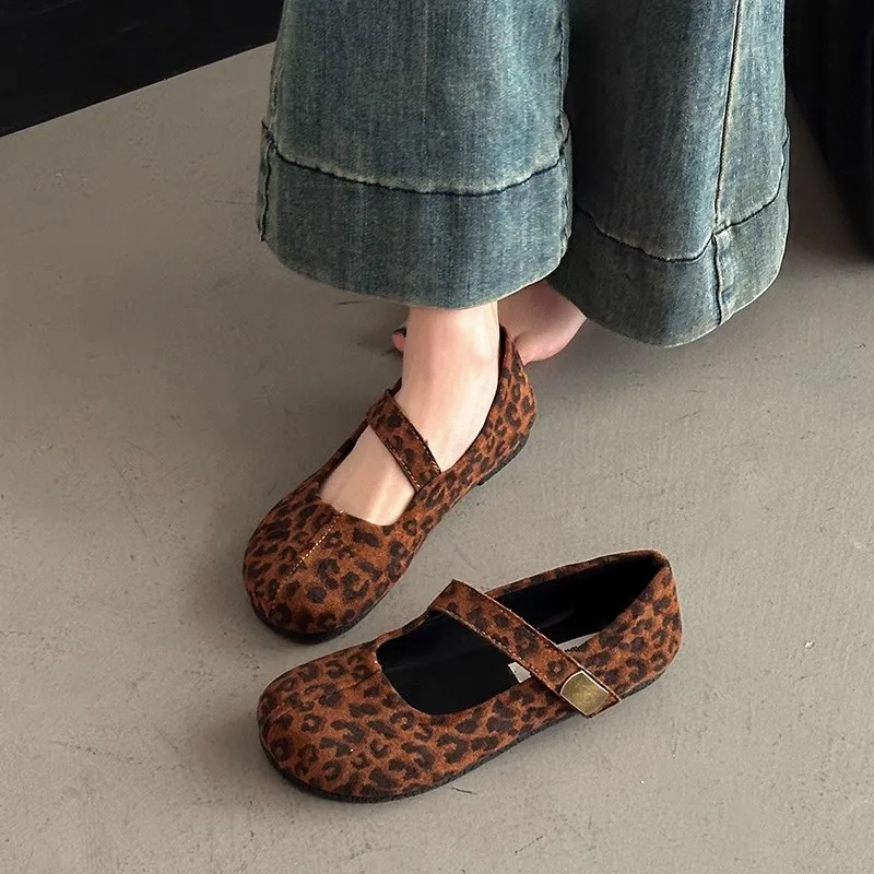 Scarpe Mary Jane in pelle scamosciata con stampa leopardata vintage da donna Moda casual e comoda scarpa singola con suola morbida e bocca superficiale