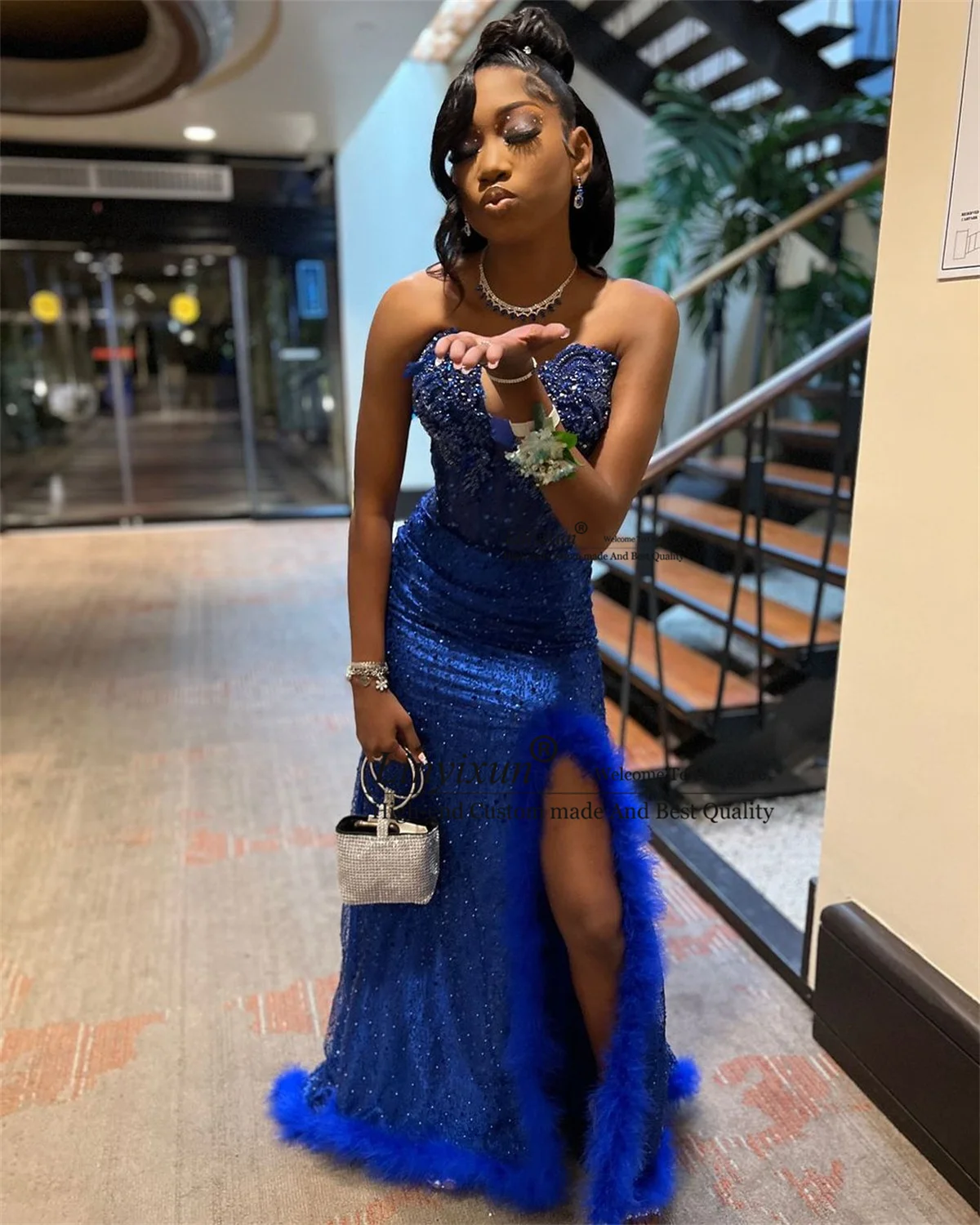 Royal Blue Sequin Mermaid Prom Dress Black Girl Luxury Beaded Crystals Evening Party Gala Gown Slit Feathers robes de soirée