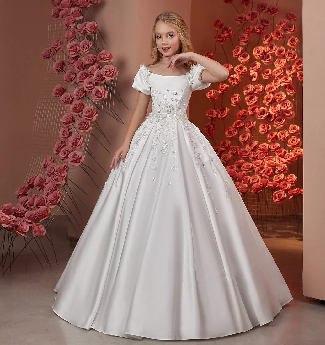 Abito da ragazza di fiore in raso bianco per matrimonio con spalle scoperte Applique che borda eleganti abiti da spettacolo di compleanno Abito da prima comunione