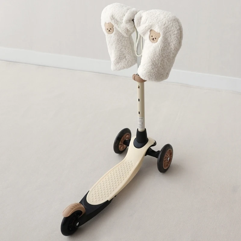 Adorável bebê bicicleta mão muff pelúcia crianças scooter luvas com adorável padrão urso luvas à prova para pequenos