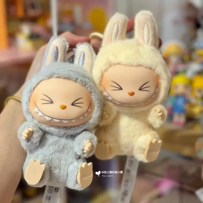 Boneka mainan Labubu Macaron karakter kartun gantungan kunci lucu Anime duduk Pie vinil wajah ornamen mewah hadiah mainan anak-anak