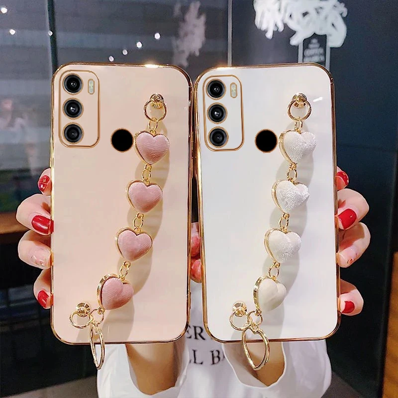 

Case For Motorola Moto G22 G32 G52 G82 G13 G23 G53 G73 G10 G20 G30 G50 G60 E13 E32 E22 Love Heart Plush Wrist Chain Luxury Cover